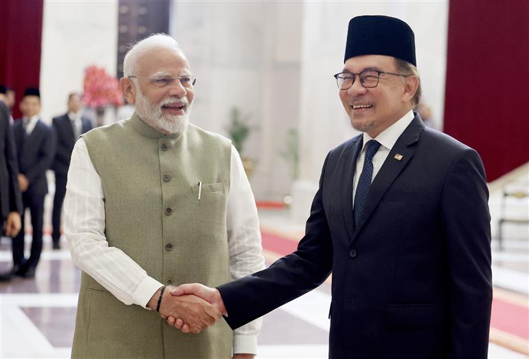 PM मोदी ने मलेशिया के प्रधानमंत्री का राष्ट्रपति भवन में किया स्वागत, दोनों देशों ने डिजिटल-स्टार्टअप काउंसिल स्थापित करने का निर्णय लिया।