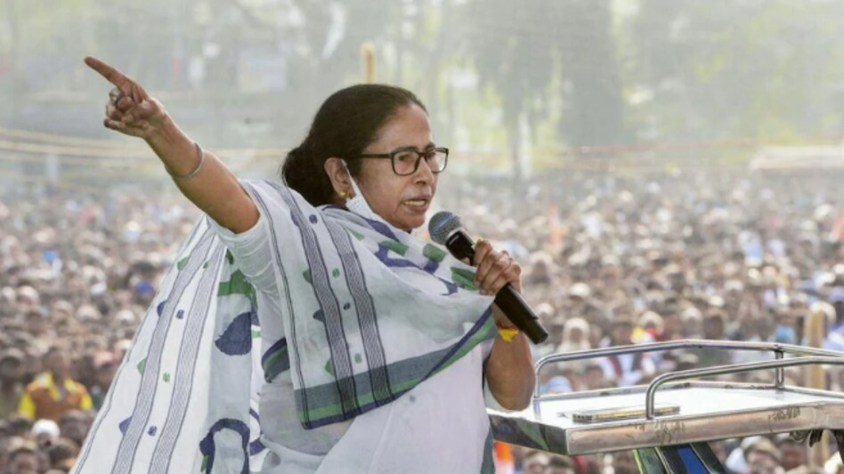 डॉक्टर रेप-मर्डर मामले में CM ममता ने निकाला विरोध मार्च, दोषियों को फांसी देने की मांग, बोलीं- वामपंथियों और भाजपा के गठजोड़ का पर्दाफाश होना चाहिए।