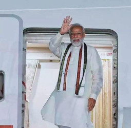 पोलैंड के लिए रवाना हुए पीएम मोदी, यूक्रेन जंग पर दिया दुनिया को संदेश, कहा - 'युद्ध का शांतिपूर्ण समाधान निकले'