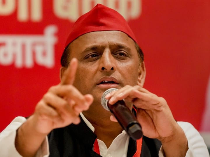 दर्द देने वाले, दवा देने का दावा न करें! BJP पर अखिलेश यादव ने कसा तंज, कहा- शिक्षा और युवाओं को आपसी लड़ाई से दूर रखे भाजपा।