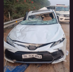 यमुना एक्सप्रेसवे पर भयानक सड़क हादसा: जगद्गुरू कृपालु जी महाराज जी की बेटियों का खतरनाक एक्सीडेंट, बड़ी बेटी की मौत