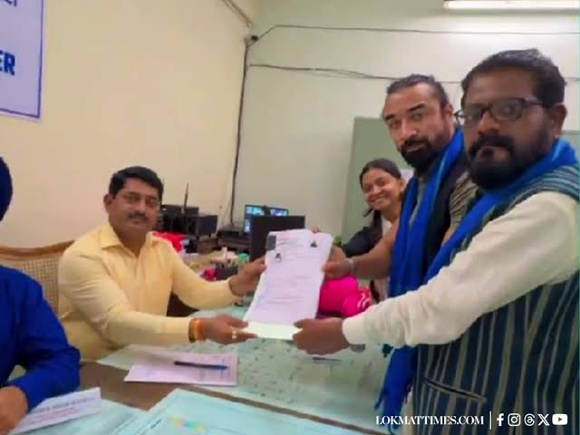बिग बॉस फेम एजाज खान का सियासी डेब्यू, महाराष्ट्र चुनाव में इस सीट से भरा नामांकन।