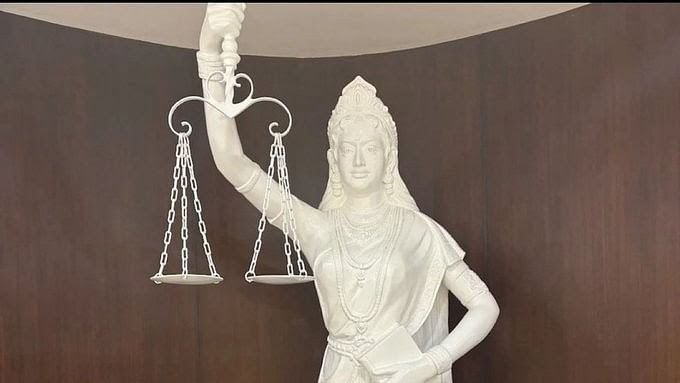 कानून अब अंधा नहीं...'न्याय की देवी' की नई मूर्ति की आंखों से हटी पट्टी, हाथ में संविधान, जानें और क्या कुछ बदला.?
