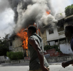 हैती में गिरोह के हमले से दहशत: 20 से अधिक लोगों की मौत, 50 घायल; क्षेत्र में लोगों ने छोड़ा घर।