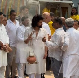 संगीत की दुनिया को अलविदा कह गए हिमेश रेशमिया के पिता विपिन रेशमिया, नम आँखों से हुआ अंतिम विदाई!