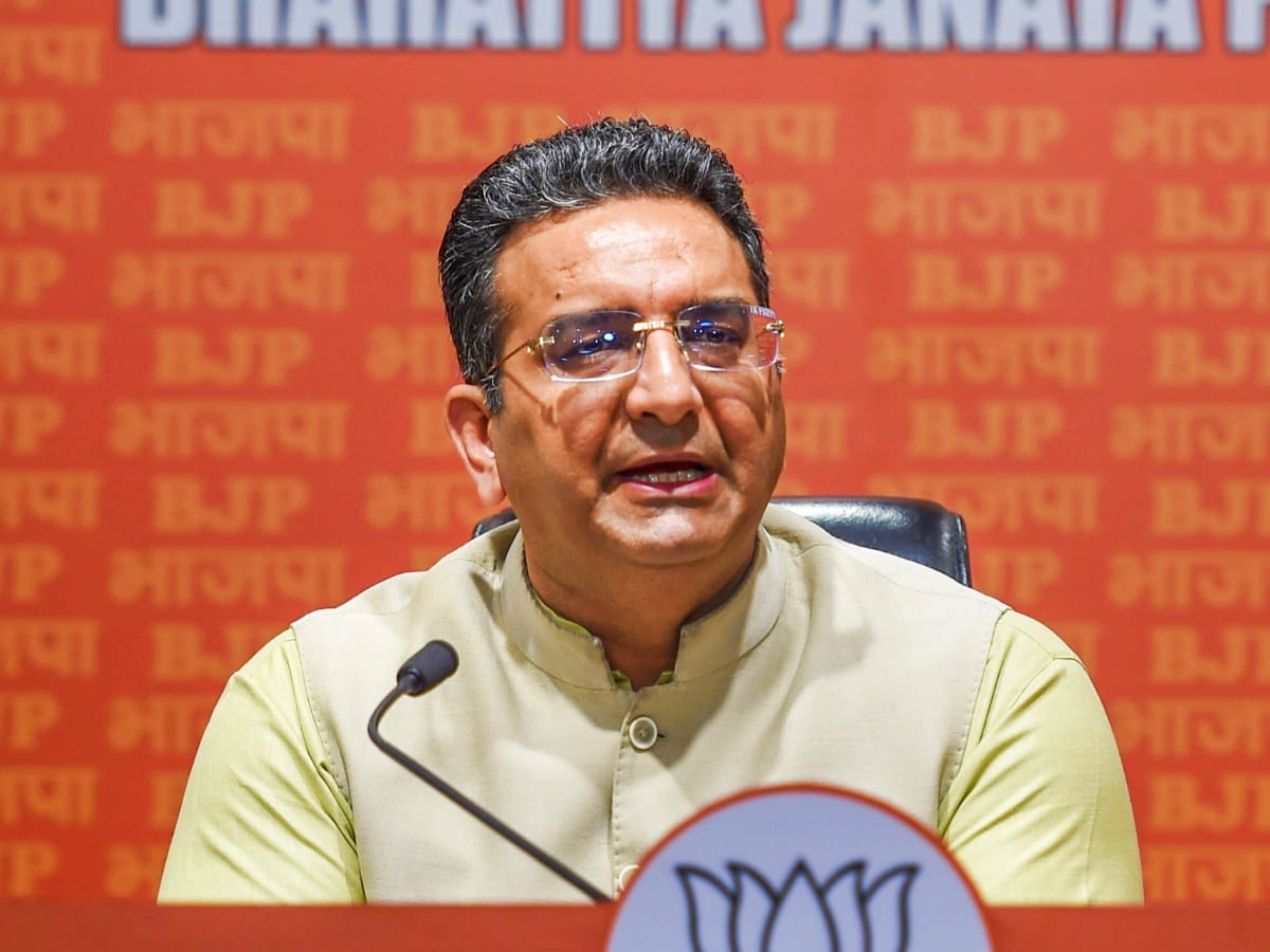 जेल से बेल तक का सफर: BJP ने केजरीवाल की जमानत पर किया तीखा हमला, कहा- हर सोमवार और गुरुवार होंगे पेश!