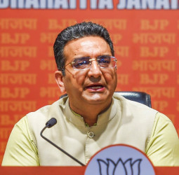 जेल से बेल तक का सफर: BJP ने केजरीवाल की जमानत पर किया तीखा हमला, कहा- हर सोमवार और गुरुवार होंगे पेश!