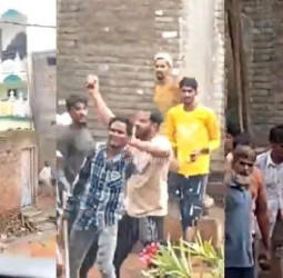 महाराष्ट्र : के अकोला जिले में गणेश विसर्जन पर पथराव, 68 लोग हिरासत में, पुलिसकर्मी भी घायल।