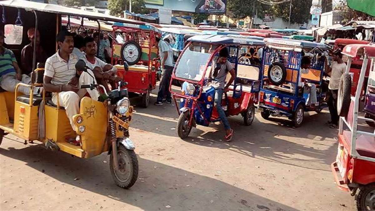 काशी जोन में कलर क्यूआर कोड के हिसाब से चलेंगे ई-रिक्शा, 10 सिंतबर से लागू होगी नई व्यवस्था; देख रूट नंबर।