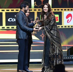 सिम्मा 2024: ऐश्वर्या राय को मिला बेस्ट एक्ट्रेस अवॉर्ड, बेटी आराध्या ने कैमरे में कैद किया खास पल; देख फोटो गैलरी!