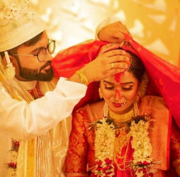 शादी के बाद बिना मैरिज सर्टिफिकेट के महिलाओं को हो सकती हैं ये परेशानियां, जानें क्यों जरूरी है ये डॉक्यूमेंट.?