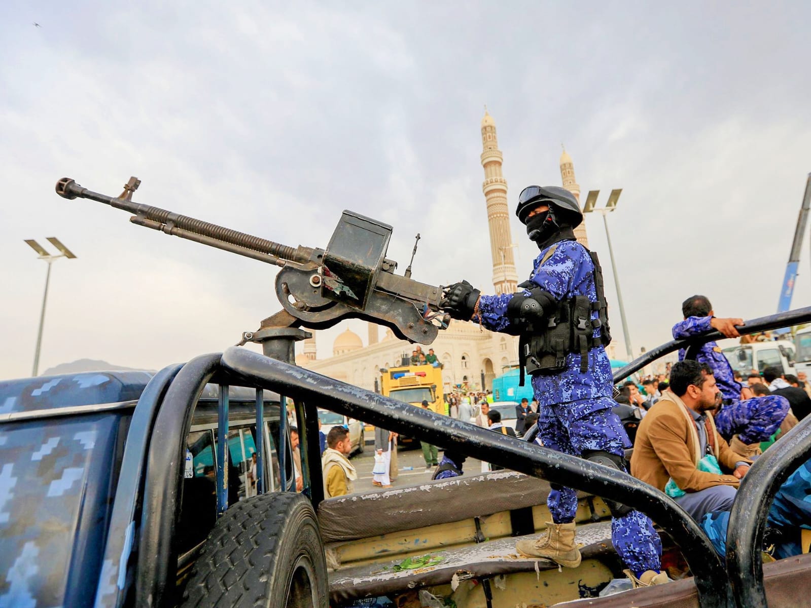 हूती विद्रोहियों का बड़ा हमला: 2000 किलोमीटर दूर से इजरायल पर मिसाइल और ड्रोन अटैक, जानें कैसे मिल रहे हैं हथियार?