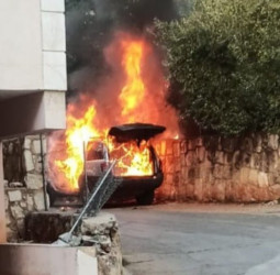 सीरियल ब्लास्ट से फिर दहला लेबनान, पेजर के बाद अब फट पड़े रेडियो सेट, 9 की मौत; 300 से ज्यादा घायल!