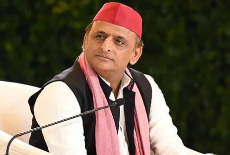 भाजपा नेता का अखिलेश यादव पर तीखा हमला- अखिलेश प्रयागराज में डुबकी लगाएं, पाप से मुक्ति पाएं!