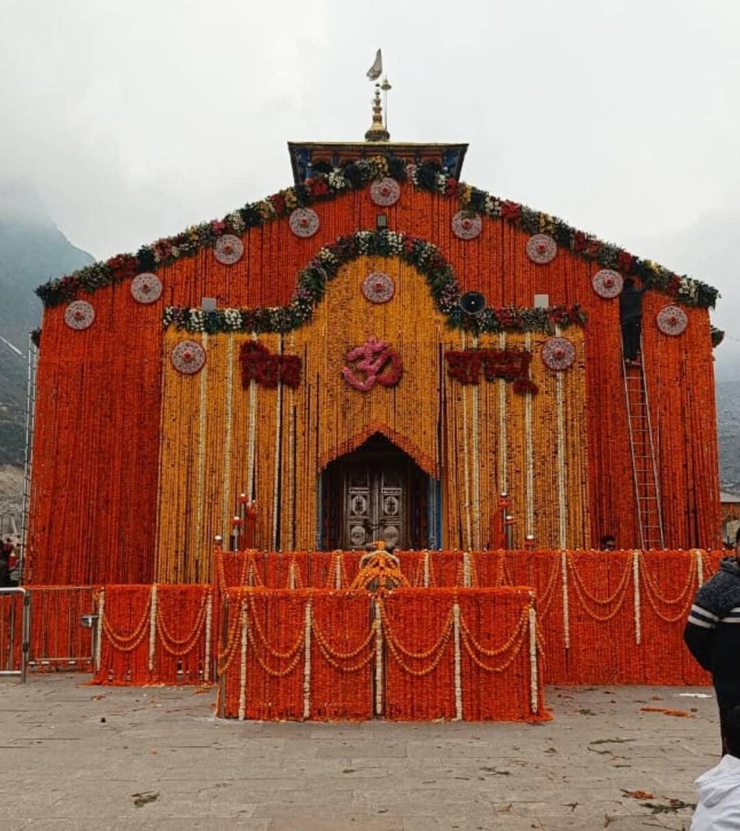 Darshan in Kedarnath : केदारनाथ यात्रा 2026: दर्शन मुफ्त, लेकिन हेलिकॉप्टर और पूजा शुल्क हुआ महंगा॥