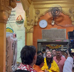 भोले की भक्ति में डूबे अनंत अंबानी: काशी विश्वनाथ धाम, कालभैरव में किए दर्शन।