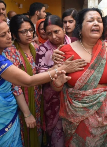 UP में एक करोड़ की रंगदारी : पहले मांगी बियर, फिर बरसाईं गोलियां: गाजीपुर में कारोबारी परिवार पर अपराधियों का खूनी हमला।