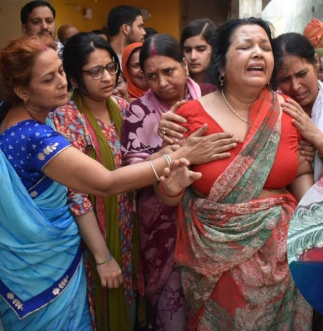 UP में एक करोड़ की रंगदारी : पहले मांगी बियर, फिर बरसाईं गोलियां: गाजीपुर में कारोबारी परिवार पर अपराधियों का खूनी हमला।