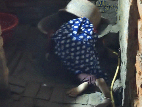 UP: लखनऊ के मोहनलालगंज में डबल मर्डर, कमरे में मिली मां-बेटे की लाश।